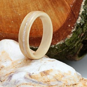Sustainable wedding jewellery