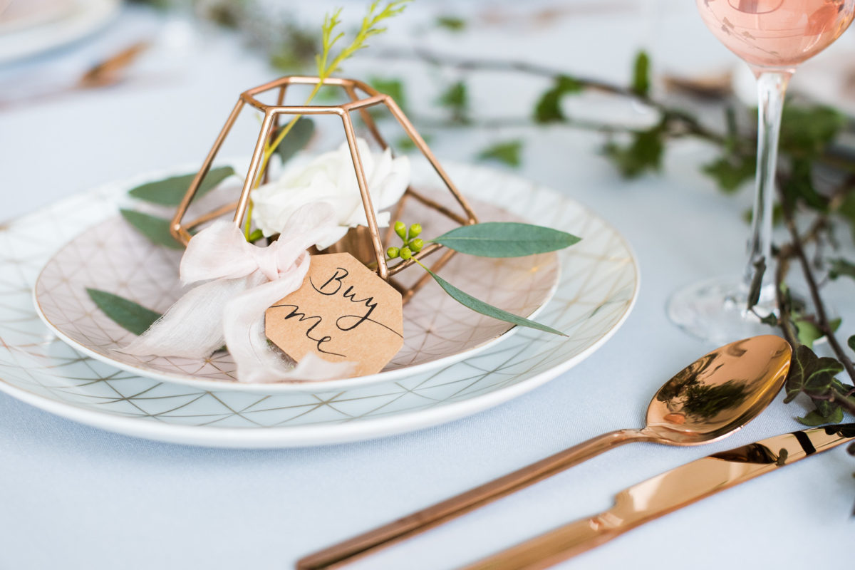 Preloved tableware from Sell my Wedding